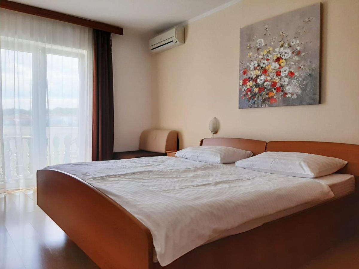 Guest House Katarina Malinska Εξωτερικό φωτογραφία